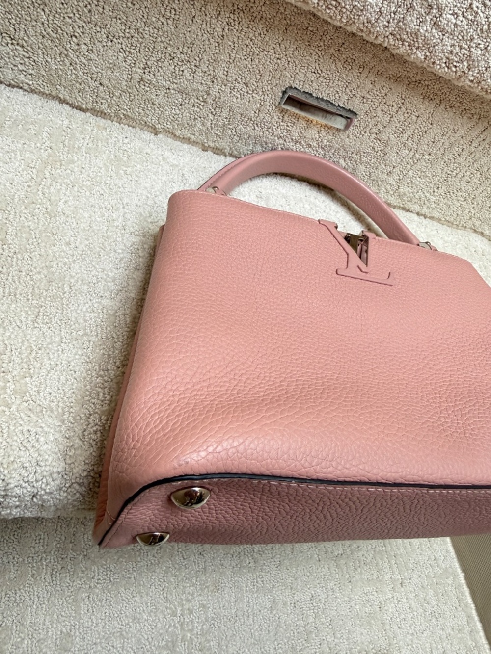 Louis Vuitton Taurillon Capucines PM in Dusty Rose - Picture 11 of 11